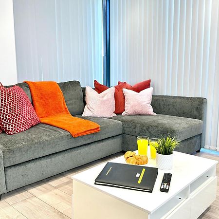 Evergreen Lodge - Two Bed Lux Flat - Parking, Garden, Patio, Wifi, Netflix - Close To Blenheim Palace & Oxford - F3 Kidlington Kültér fotó