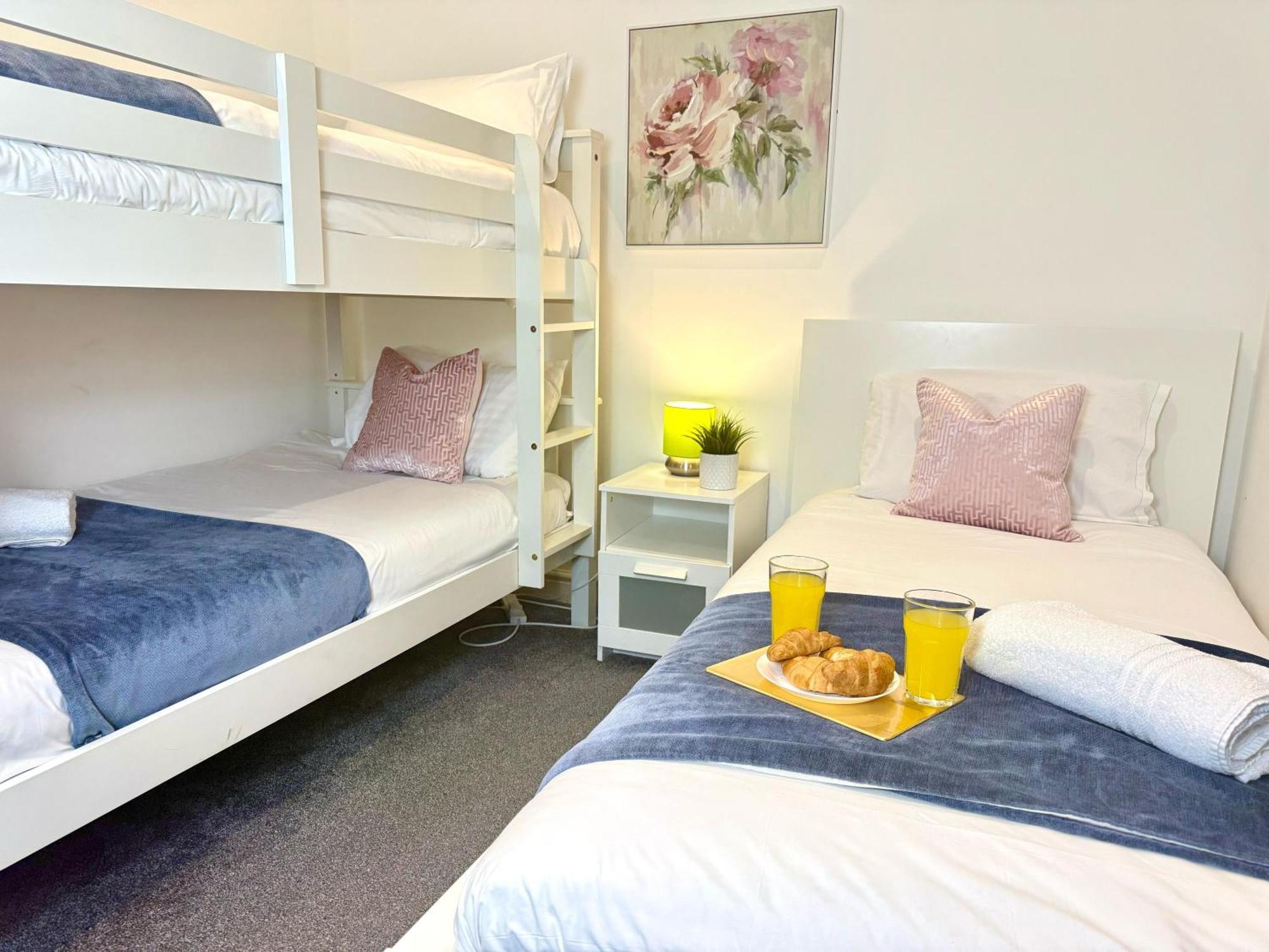 Evergreen Lodge - Two Bed Lux Flat - Parking, Garden, Patio, Wifi, Netflix - Close To Blenheim Palace & Oxford - F3 Kidlington Kültér fotó
