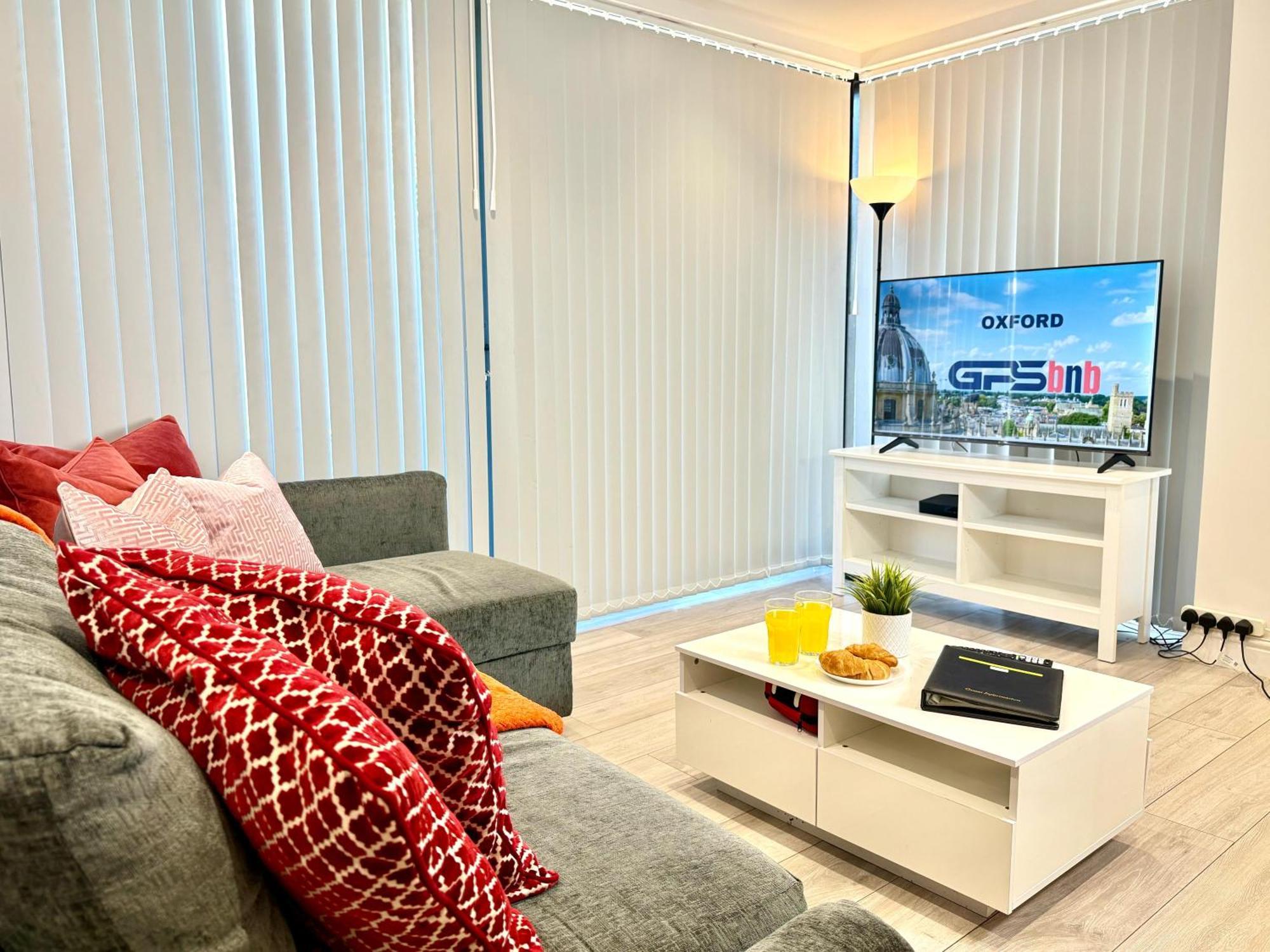 Evergreen Lodge - Two Bed Lux Flat - Parking, Garden, Patio, Wifi, Netflix - Close To Blenheim Palace & Oxford - F3 Kidlington Kültér fotó