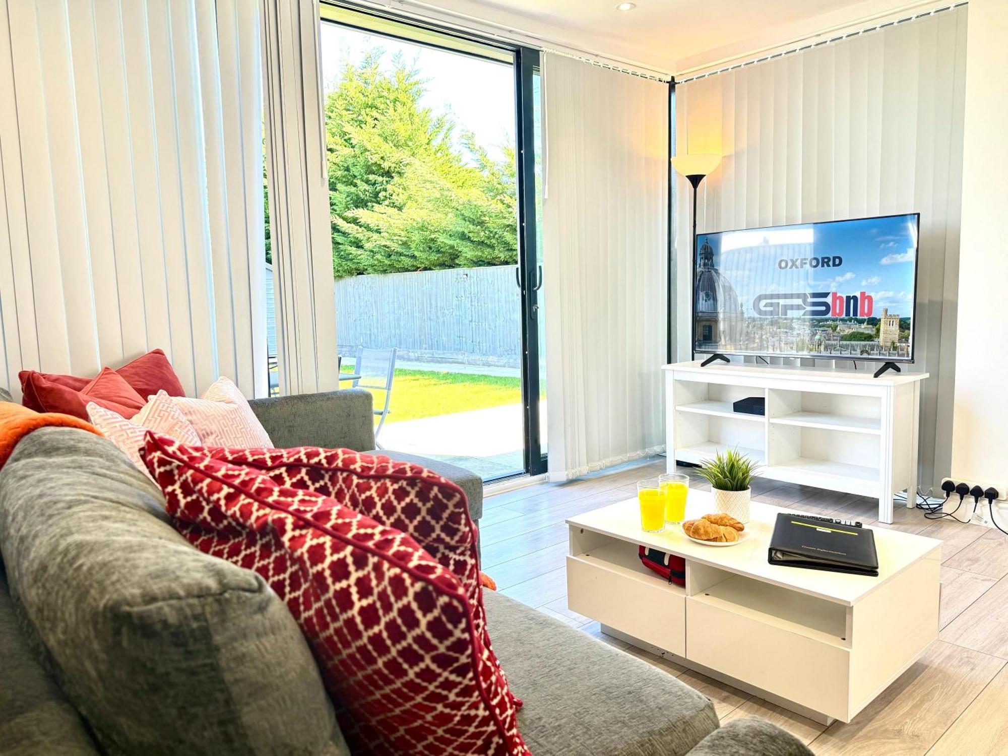Evergreen Lodge - Two Bed Lux Flat - Parking, Garden, Patio, Wifi, Netflix - Close To Blenheim Palace & Oxford - F3 Kidlington Kültér fotó