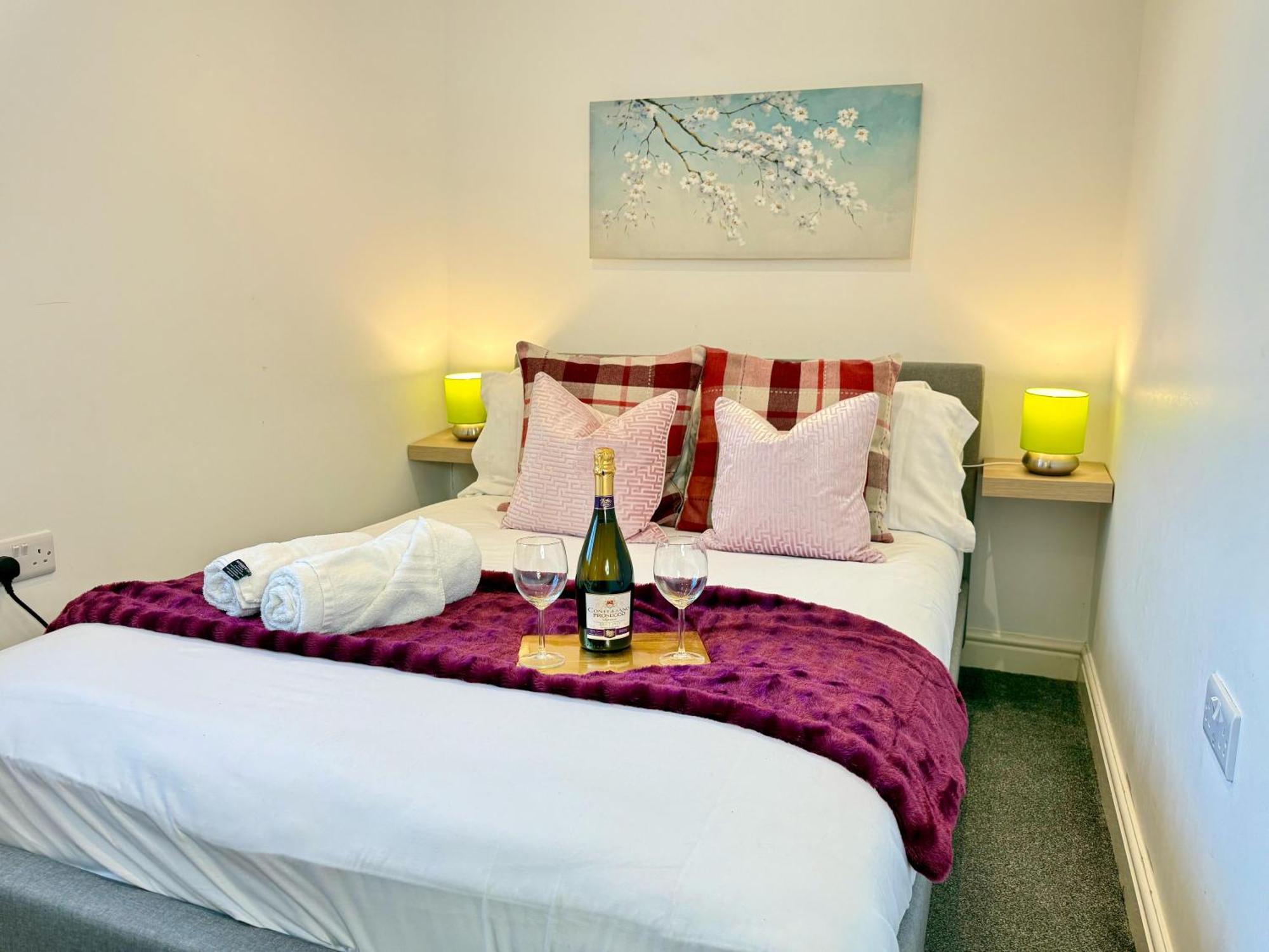 Evergreen Lodge - Two Bed Lux Flat - Parking, Garden, Patio, Wifi, Netflix - Close To Blenheim Palace & Oxford - F3 Kidlington Kültér fotó