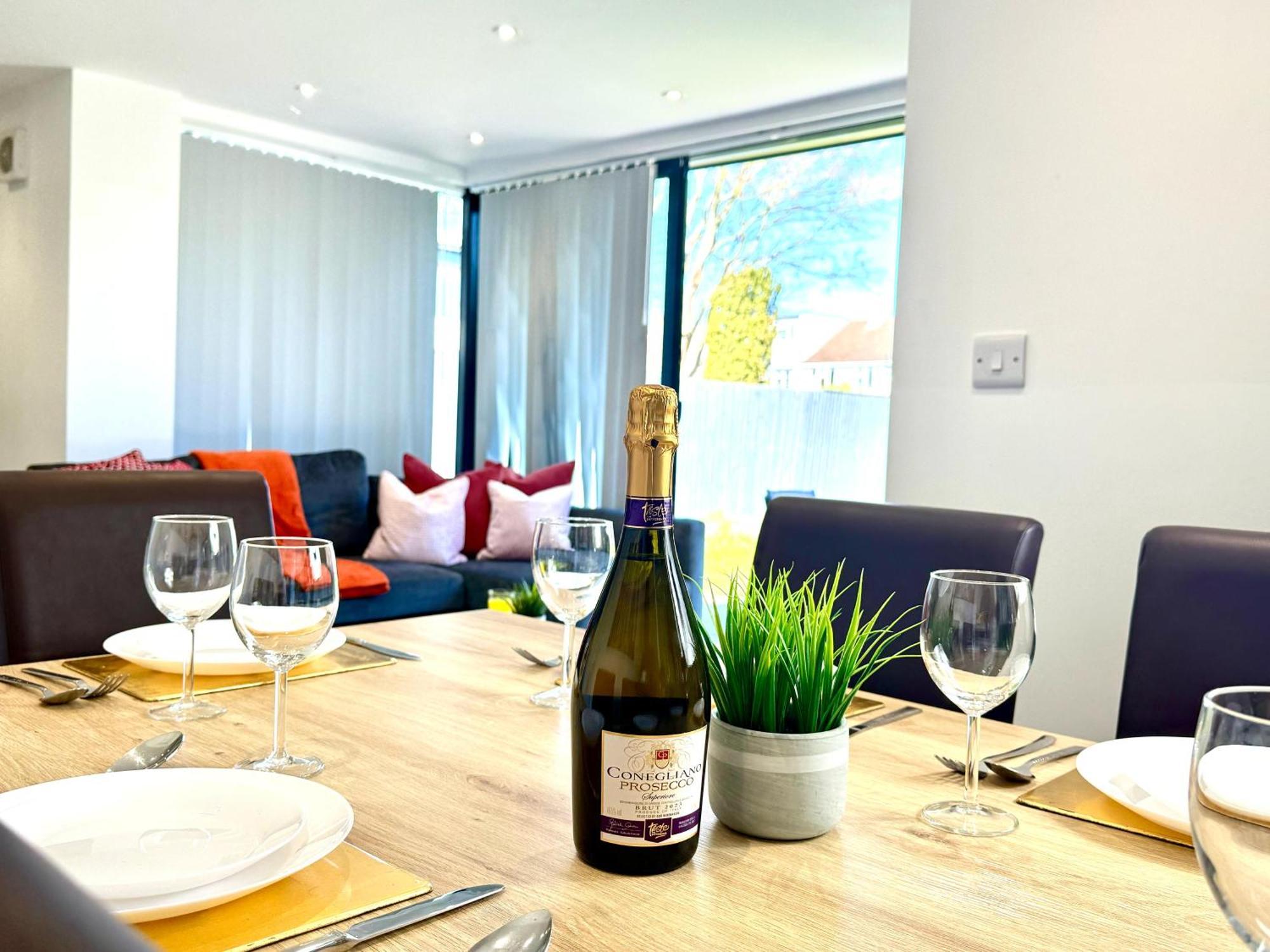Evergreen Lodge - Two Bed Lux Flat - Parking, Garden, Patio, Wifi, Netflix - Close To Blenheim Palace & Oxford - F3 Kidlington Kültér fotó