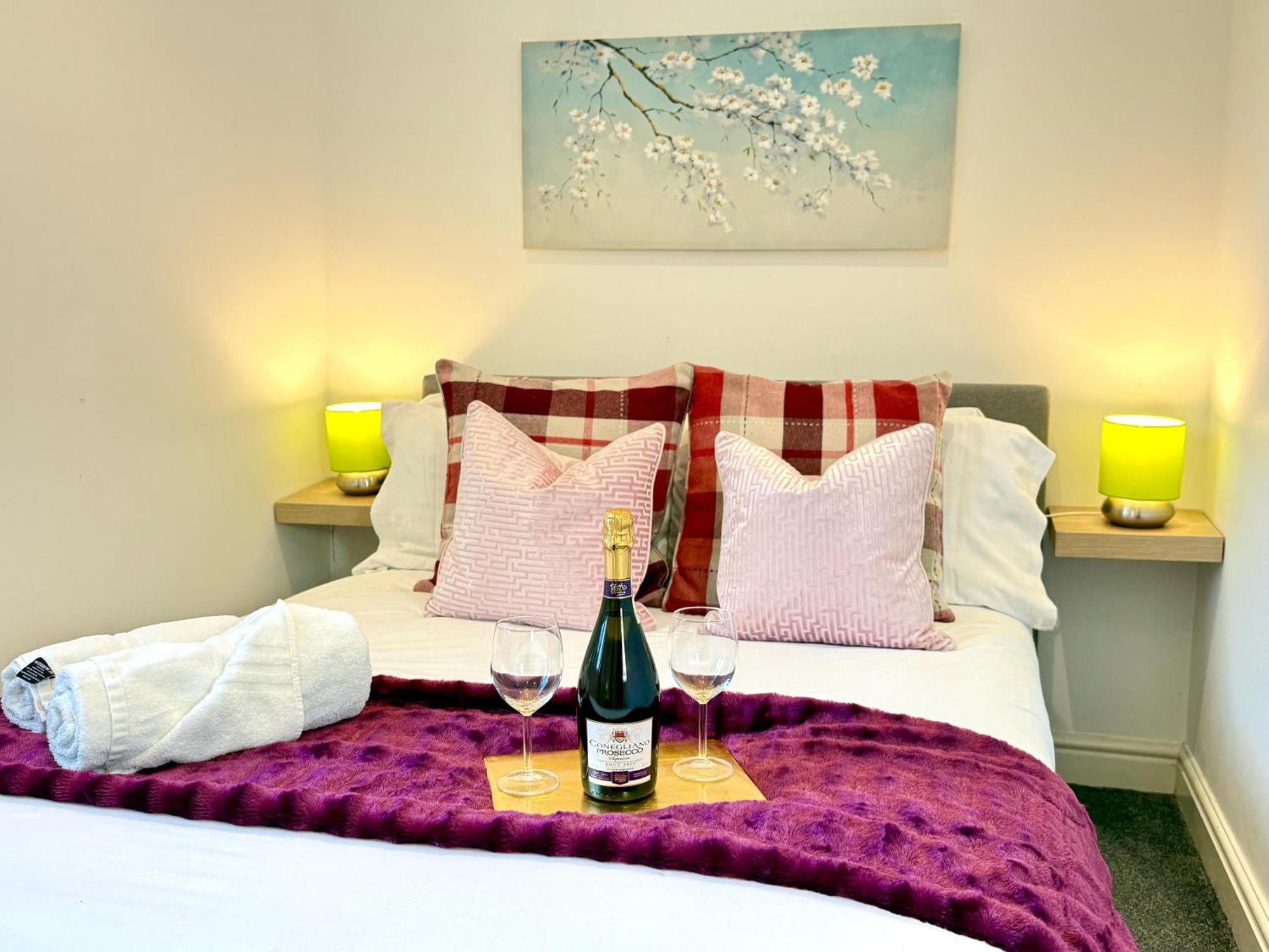 Evergreen Lodge - Two Bed Lux Flat - Parking, Garden, Patio, Wifi, Netflix - Close To Blenheim Palace & Oxford - F3 Kidlington Kültér fotó